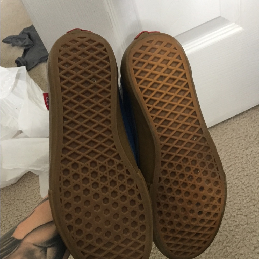 Vans - Picture 3 of 5